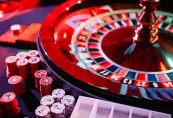 Tampilan antarmuka permainan slot PW123 yang modern dan mudah dimainkan di smartphone